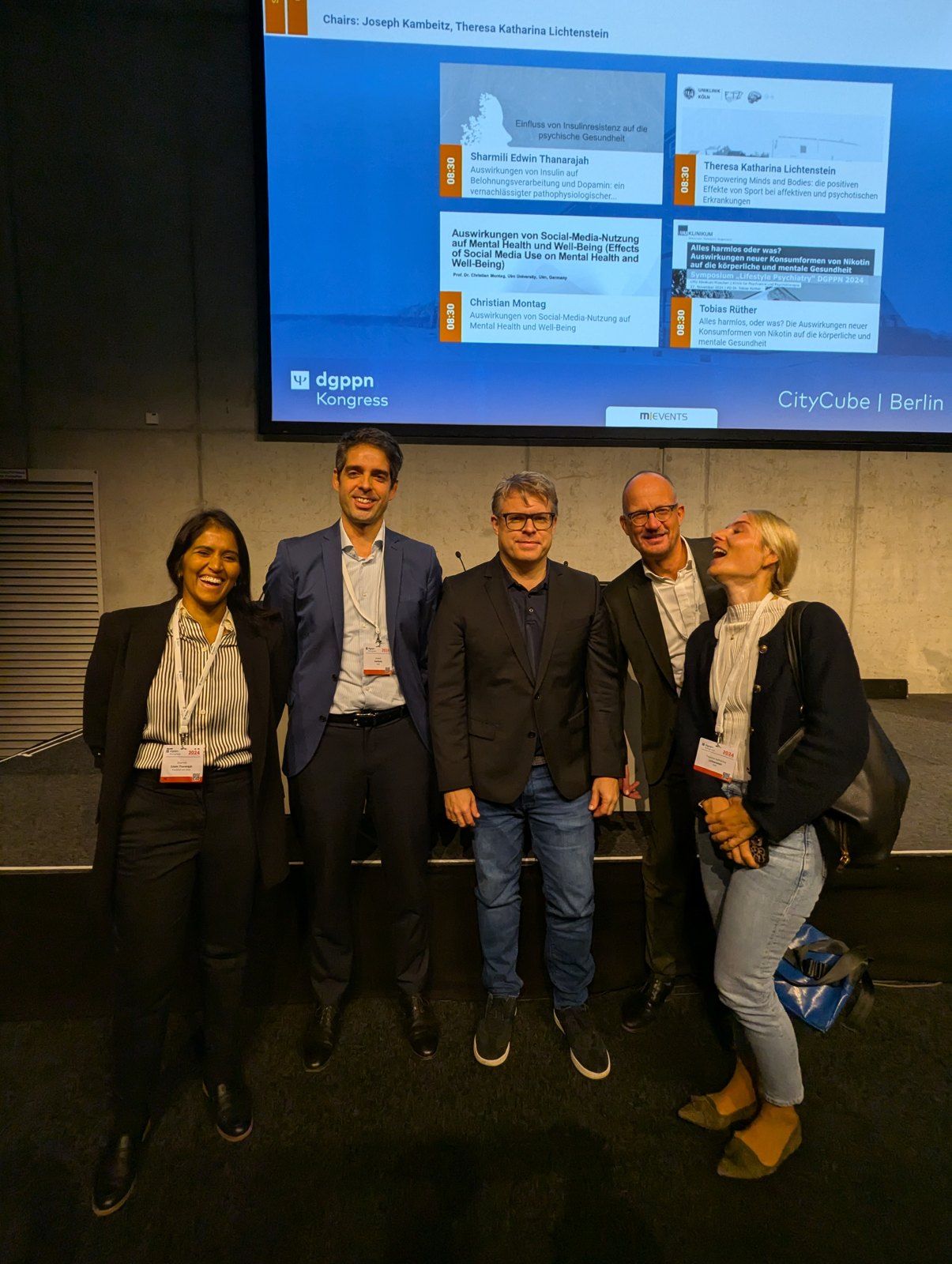 Photo 2 of 3: Lab at DGPPN conference in Berlin!
